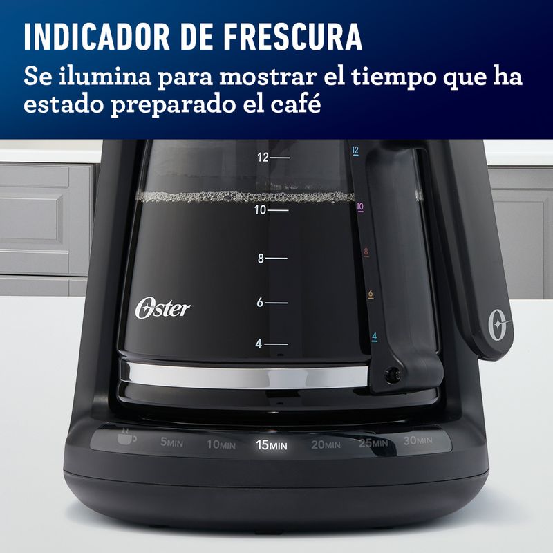 Cafetera Oster® con sistema de colores para medida fácil BVSTRF100