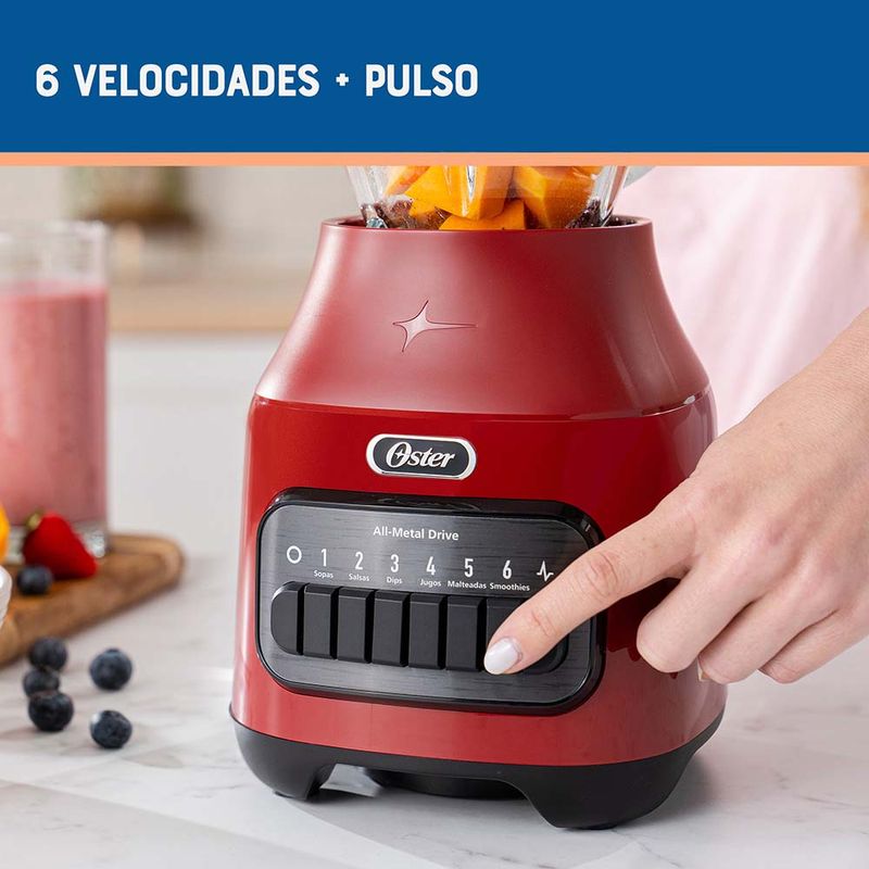 Licuadora Oster® con vaso de vidrio y 6 velocidades más pulso BLSTPEG-RPB