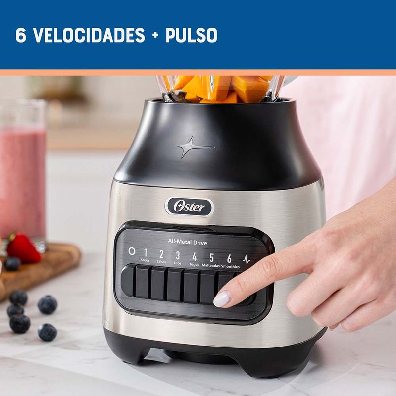 Licuadora Oster® con vaso de vidrio y 6 velocidades más pulso BLSTPEG-BPB -  Oster