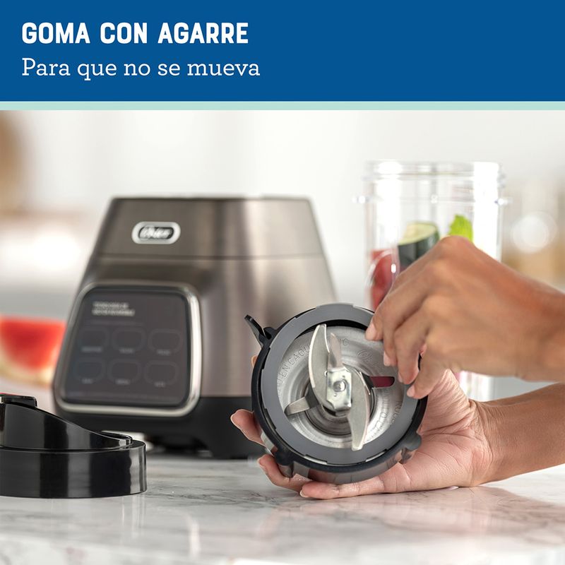 Licuadora Oster® con tecnología reversible vaso Blend N Go